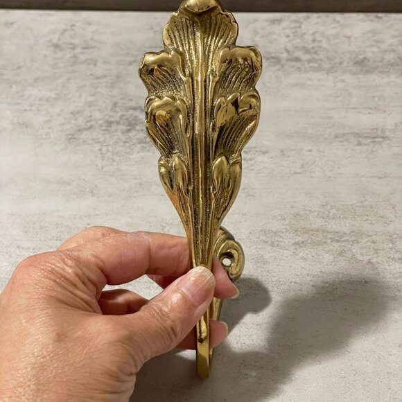 Vintage Two Piece Set Pair Solid Cast Brass Rococo Feather Curtain Tie Backs 10" - Picture 3 of 8